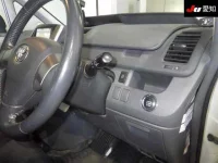 Toyota VOXY лот № 120 оценка 3.5  с аукциона в Японии 4