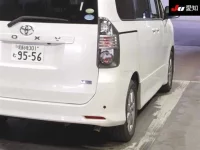 Toyota VOXY лот № 120 оценка 3.5  с аукциона в Японии 7