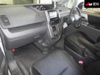 Toyota VOXY лот № 120 оценка 3.5  с аукциона в Японии 2