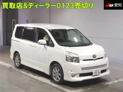 Toyota VOXY  с аукциона в Японии