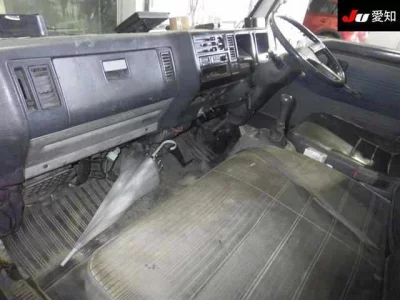 Mazda TITAN  с аукциона в Японии