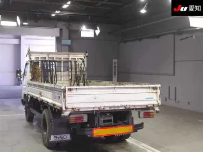 Mazda TITAN  с аукциона в Японии