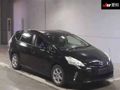 Toyota PRIUS ALPHA  с аукциона в Японии