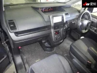 Toyota VOXY лот № 30221 оценка 3.5  с аукциона в Японии 2