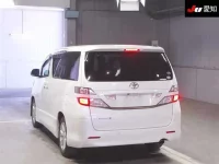 Toyota VELLFIRE лот № 30296 оценка 3.5  с аукциона в Японии 1