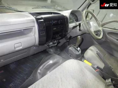 Toyota DYNA  с аукциона в Японии