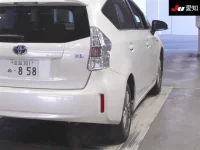 Toyota PRIUS ALPHA лот № 30286 оценка 3.5  с аукциона в Японии 7