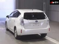 Toyota PRIUS ALPHA лот № 30308 оценка 3.5  с аукциона в Японии 1