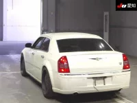Chrysler 300C лот № 30336 оценка 4  с аукциона в Японии 1
