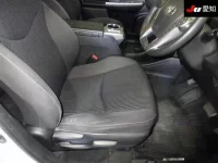 Toyota PRIUS ALPHA лот № 30326 оценка 4  с аукциона в Японии 5