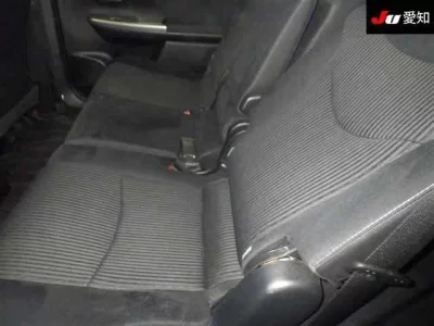 Toyota PRIUS ALPHA  с аукциона в Японии