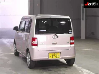 Toyota PIXIS SPACE  с аукциона в Японии