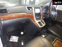 Toyota VELLFIRE лот № 30325 оценка 3.5  с аукциона в Японии 2