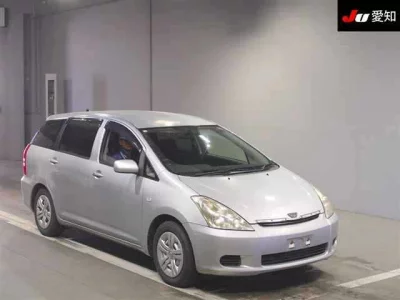 Toyota WISH  с аукциона в Японии