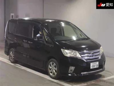 Nissan SERENA  с аукциона в Японии