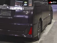 Toyota VOXY лот № 30323 оценка 4  с аукциона в Японии 7