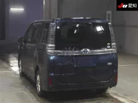 Toyota VOXY лот № 3054 оценка 4  с аукциона в Японии 1