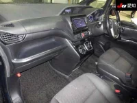 Toyota VOXY лот № 3054 оценка 4  с аукциона в Японии 2