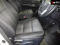 Toyota VOXY лот № 3062 оценка 4  с аукциона в Японии 5