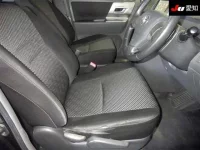 Toyota NOAH лот № 30412 оценка 3.5  с аукциона в Японии 5