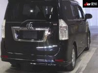 Toyota NOAH лот № 30412 оценка 3.5  с аукциона в Японии 7
