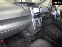 Toyota NOAH лот № 30412 оценка 3.5  с аукциона в Японии 2