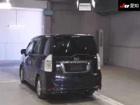 Toyota NOAH лот № 30412 оценка 3.5  с аукциона в Японии 1