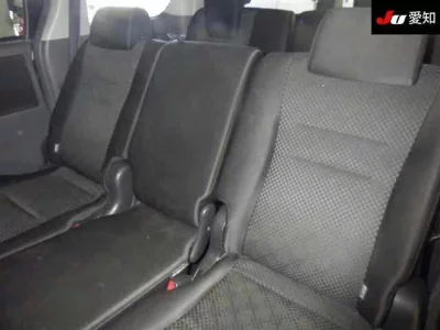 Toyota NOAH  с аукциона в Японии