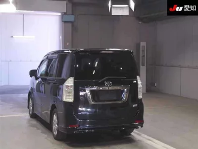 Toyota NOAH  с аукциона в Японии