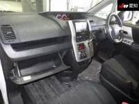 Toyota NOAH лот № 206 оценка 3.5  с аукциона в Японии 2
