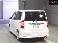 Toyota NOAH лот № 206 оценка 3.5  с аукциона в Японии 1