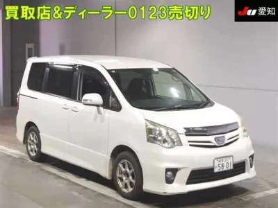 Toyota NOAH  с аукциона в Японии