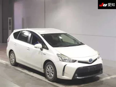 Toyota PRIUS ALPHA  с аукциона в Японии