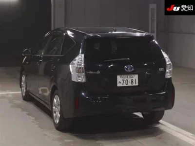 Toyota PRIUS ALPHA  с аукциона в Японии