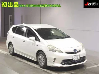 Toyota PRIUS ALPHA  с аукциона в Японии
