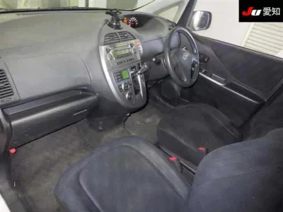 Toyota RACTIS  с аукциона в Японии