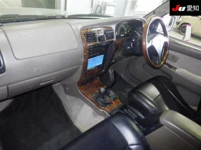 Toyota HILUX SURF  с аукциона в Японии