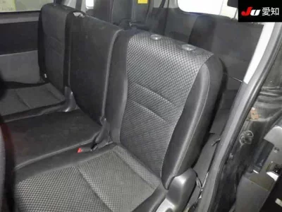 Toyota NOAH  с аукциона в Японии