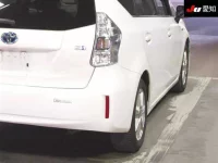 Toyota PRIUS ALPHA лот № 30398 оценка 3.5  с аукциона в Японии 7