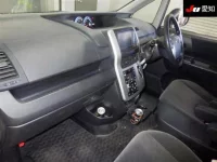 Toyota VOXY лот № 30401 оценка 3.5  с аукциона в Японии 2