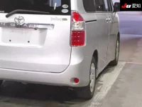 Toyota NOAH лот № 30377 оценка 3.5  с аукциона в Японии 7