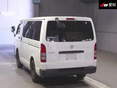 Toyota HiAce Van