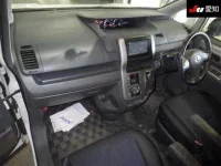 Toyota VOXY лот № 30431 оценка R  с аукциона в Японии 2
