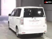 Toyota VOXY лот № 30431 оценка R  с аукциона в Японии 1