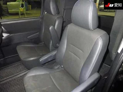 Toyota VOXY  с аукциона в Японии