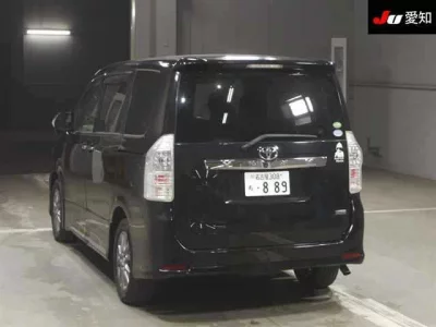 Toyota VOXY  с аукциона в Японии