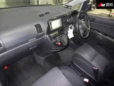 Toyota WISH  с аукциона в Японии