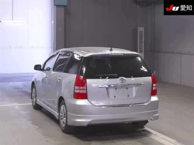 Toyota WISH  с аукциона в Японии