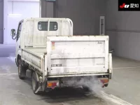 Toyota DYNA лот № 20061 оценка R  с аукциона в Японии 1