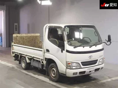 Toyota DYNA  с аукциона в Японии